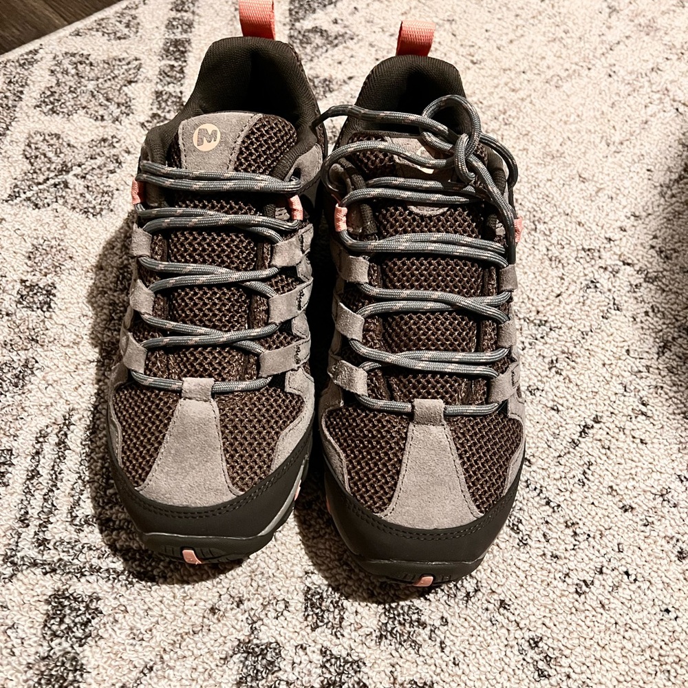 Merrell Women’s Alverstone Hiking Shoe Size 8 - Picture 2 of 5